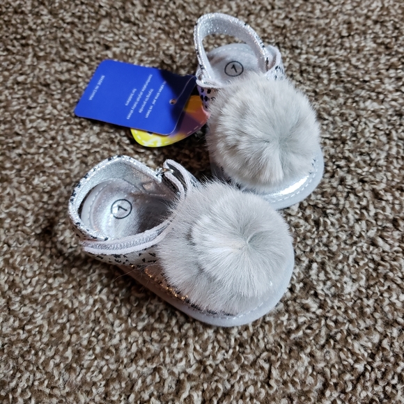 Baby Pom Pom top sandals - Picture 3 of 15